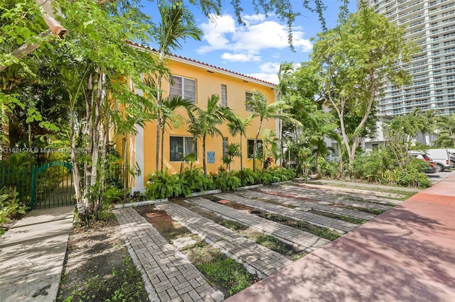 1310 15th St, Miami Beach, FL 33139 - view of property's community with a gate