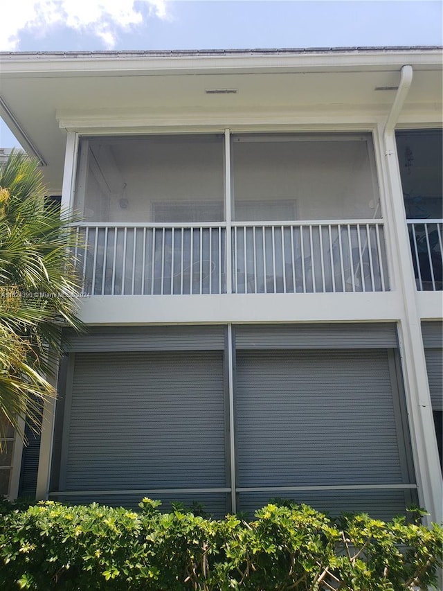 exterior space featuring a balcony