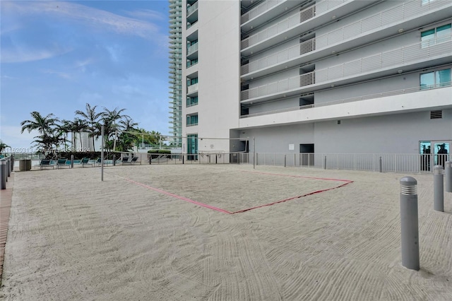 888 Biscayne Blvd Unit 1805, Miami, FL 33132 - view of community with fence