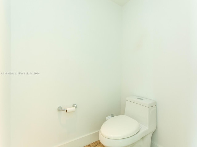 bathroom featuring toilet