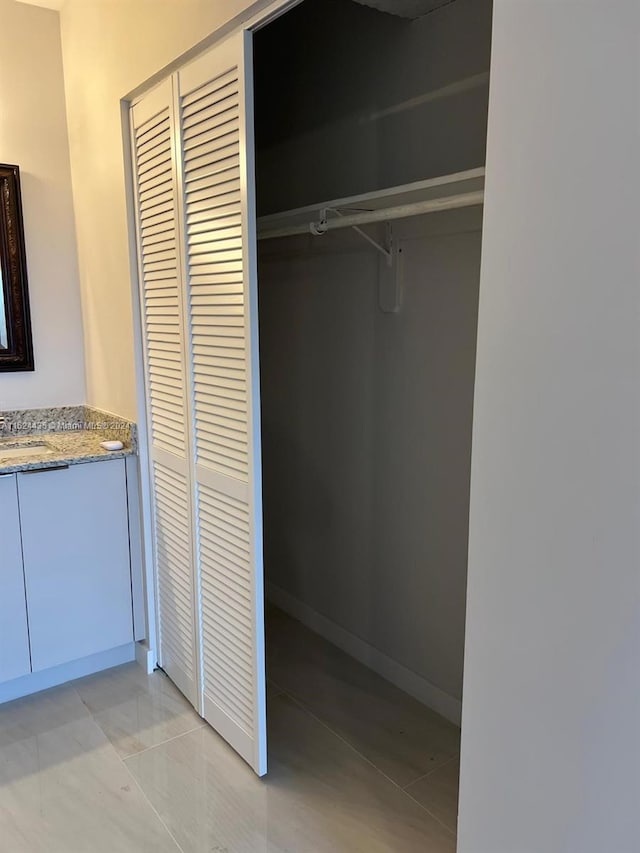 6580 W Flagler St Unit 309, Miami, FL 33144 - closet with a sink