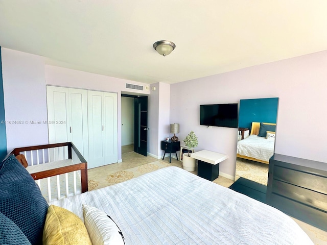 bedroom featuring a closet