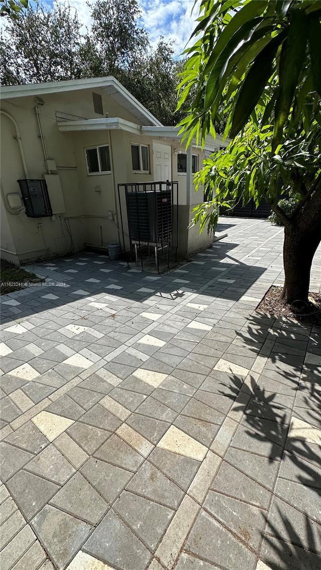 135 NW 68th St, Miami, FL 33150 - view of patio
