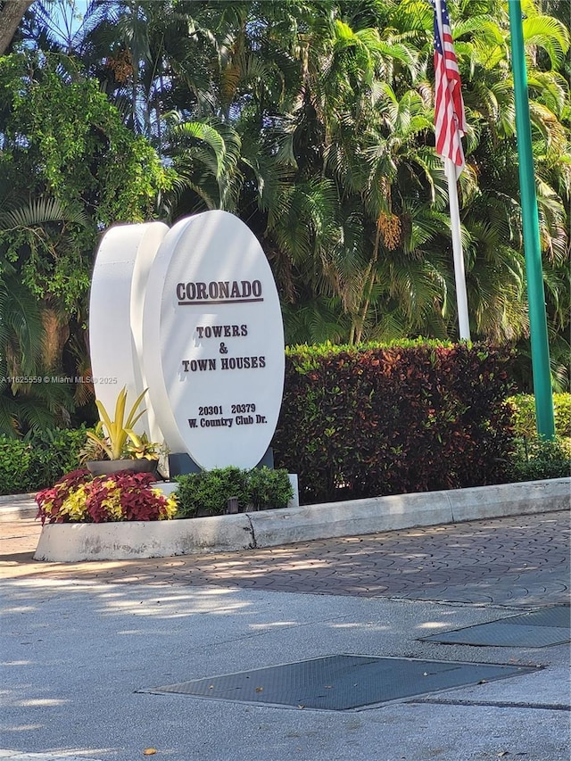 view of community / neighborhood sign