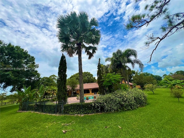 exterior space featuring a lawn