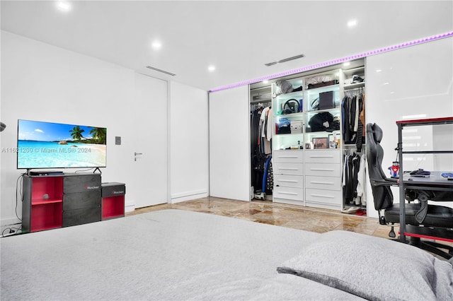 bedroom featuring a closet