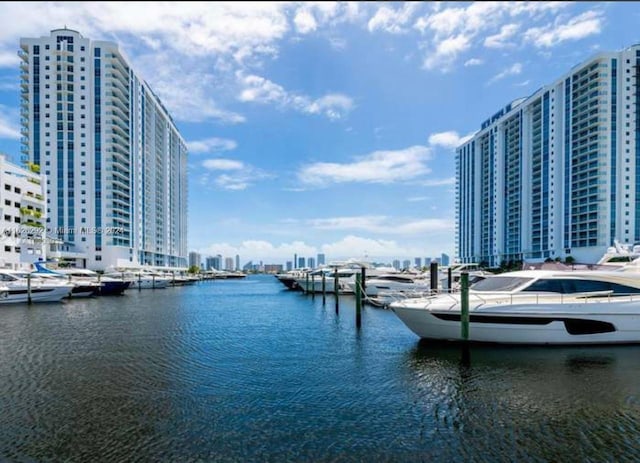 Listing photo 2 for 17211 Biscayne Bs Blvd, North Miami Beach FL 33160