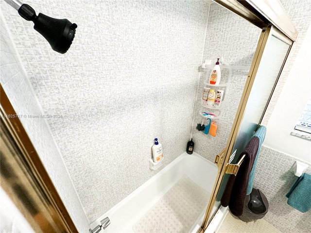 bathroom featuring shower / bathing tub combination