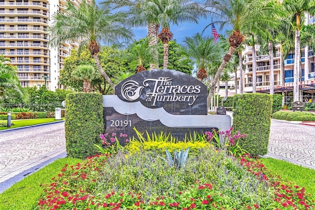 view of community / neighborhood sign