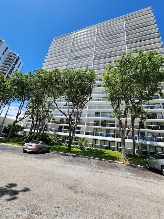 3731 N Country Club Dr Unit 2127, Aventura, FL 33180 - photo 1