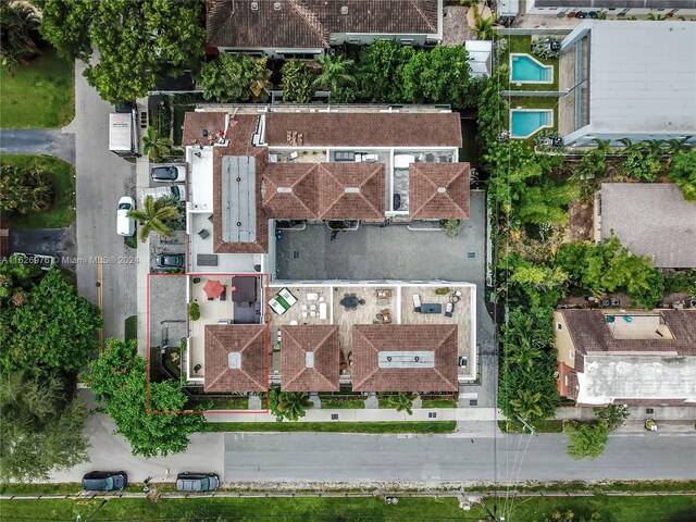 645 NE 9th Ave, Fort Lauderdale, FL 33304 - drone / aerial view of a pool area