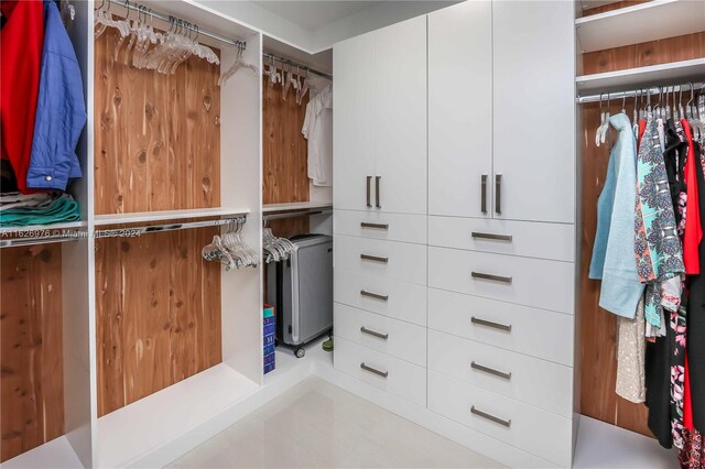 645 NE 9th Ave, Fort Lauderdale, FL 33304 - view of spacious closet