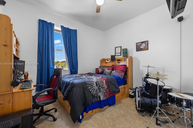 bedroom featuring carpet and ceiling fan