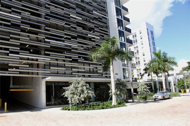 2960 NE 207th St Unit 602, Aventura, FL 33180 - photo 3