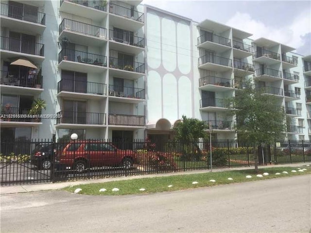 12500 NE 15th Ave Unit 207, North Miami, FL 33161 - view of property with fence
