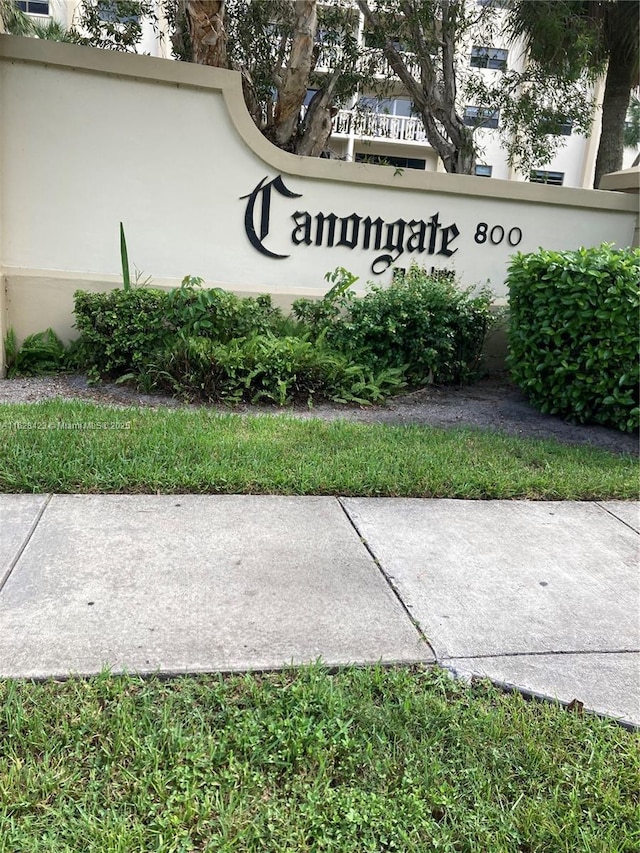 view of community / neighborhood sign