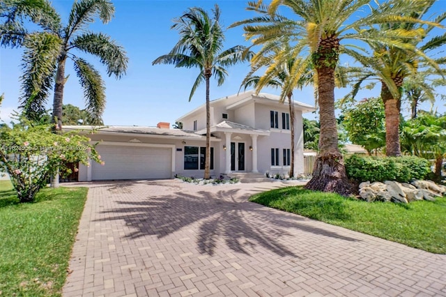 view of front facade featuring a garage