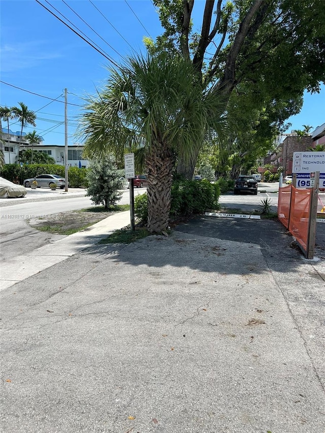 3600 NE 170th St Unit 411, North Miami Beach, FL 33160 - view of road