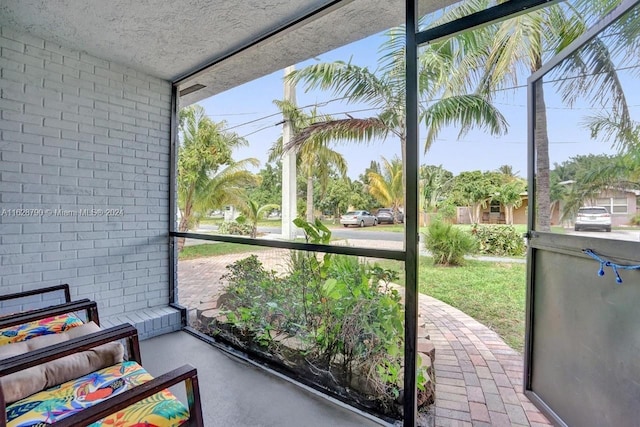 208 SW 2nd Ave, Hallandale Beach, FL 33009 - view of sunroom / solarium