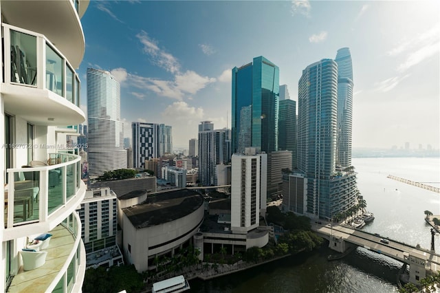 31 SE 5th St Unit 3008, Miami, FL 33131 - property's view of city featuring a water view