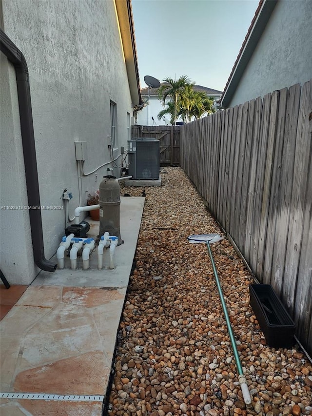 view of yard featuring cooling unit