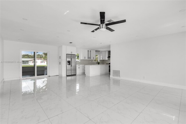 empty room with ceiling fan