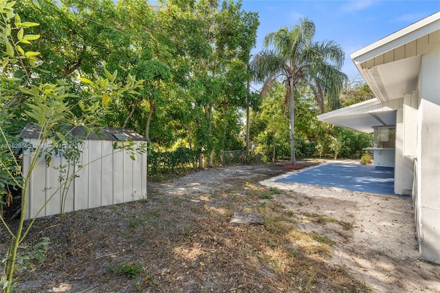 view of yard featuring a patio