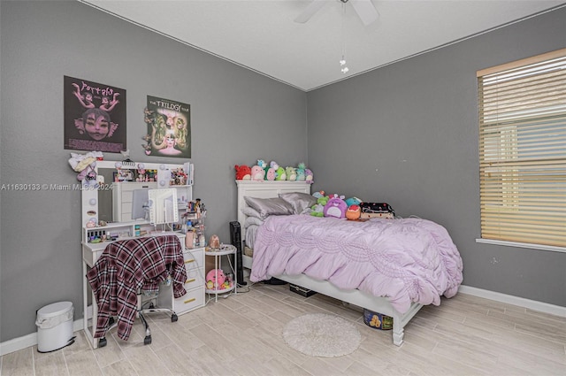 bedroom with ceiling fan