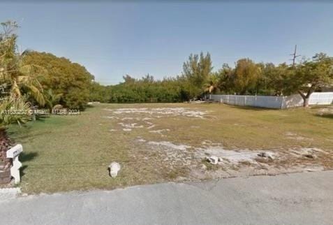 Listing photo 3 for 0 Driftwood Ln, Sugarloaf FL 33042