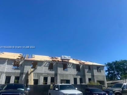 848 SW 1st St, Florida City, FL 33034 - view of building exterior with uncovered parking