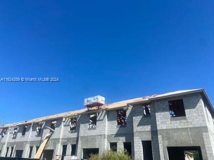 848 SW 1st St, Florida City, FL 33034 - view of building exterior featuring a garage