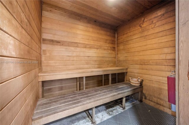 view of sauna / steam room