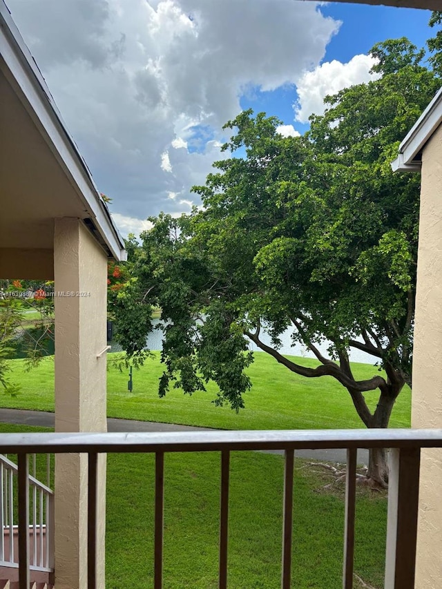 exterior space featuring a balcony