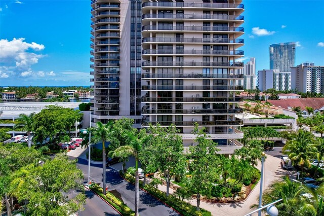 19667 Turnberry Way Unit 3D, Aventura, FL 33180 - view of apartment building / complex with a view of city