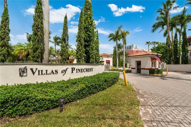 view of community / neighborhood sign