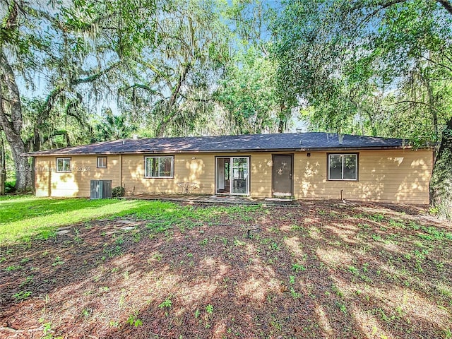 ranch-style house with a front yard