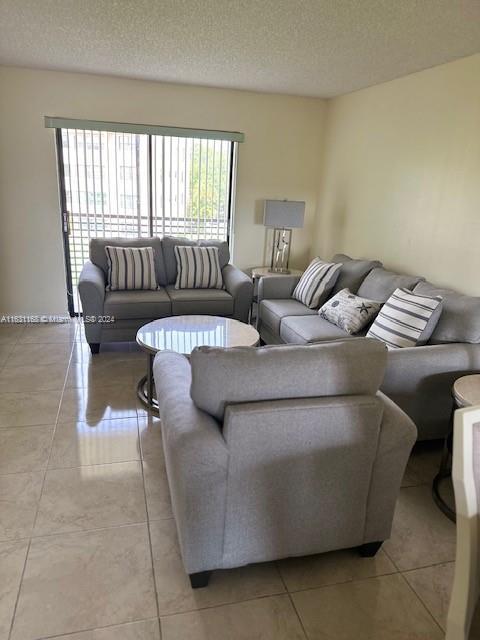 10101 Sunrise Lakes Blvd Unit 306, Sunrise, FL 33322 - photo 4