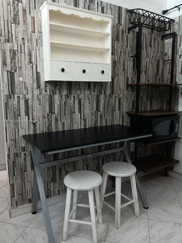 7480 NW 17th St Unit 305, Plantation, FL 33313 - bar with marble look tiles