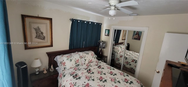 bedroom with ceiling fan