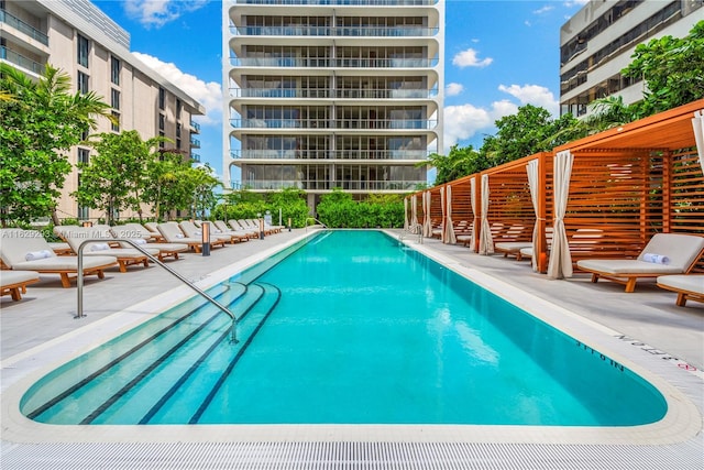 view of swimming pool