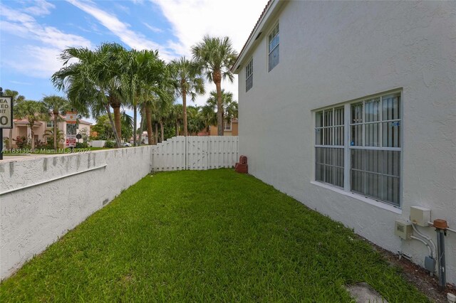 13377 NW 7th St, Plantation, FL 33325 - view of yard featuring fence