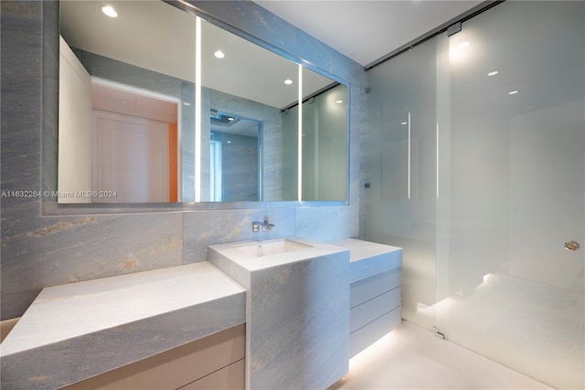 bathroom with vanity and backsplash