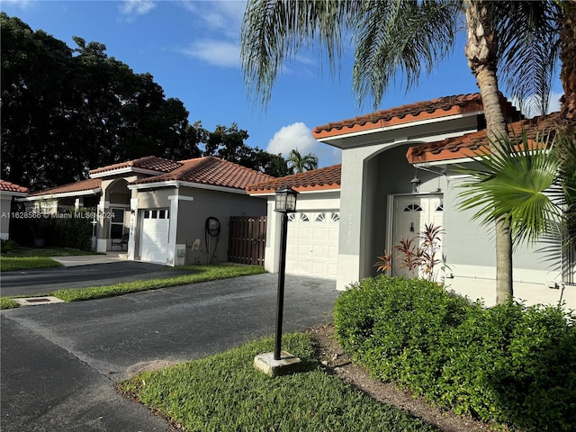 view of front facade featuring a garage