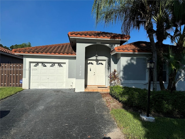 view of front facade with a garage