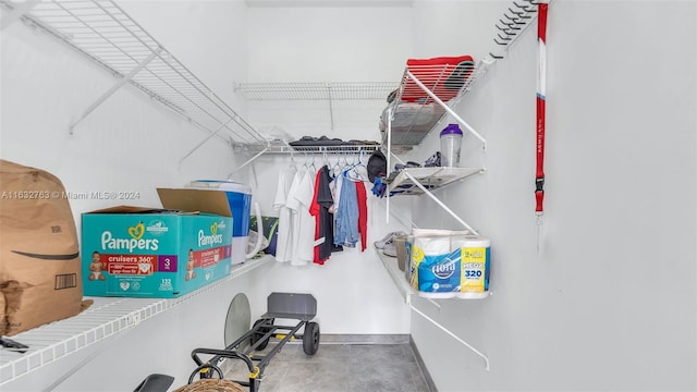 view of spacious closet