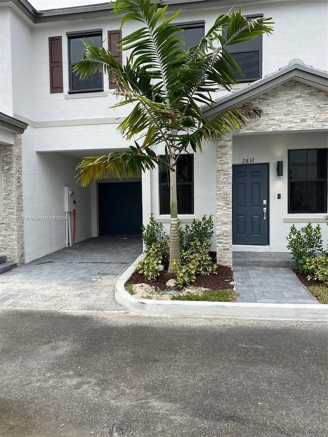 view of front of house featuring a garage