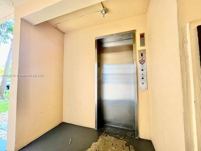 entrance to property with elevator