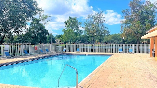 view of swimming pool