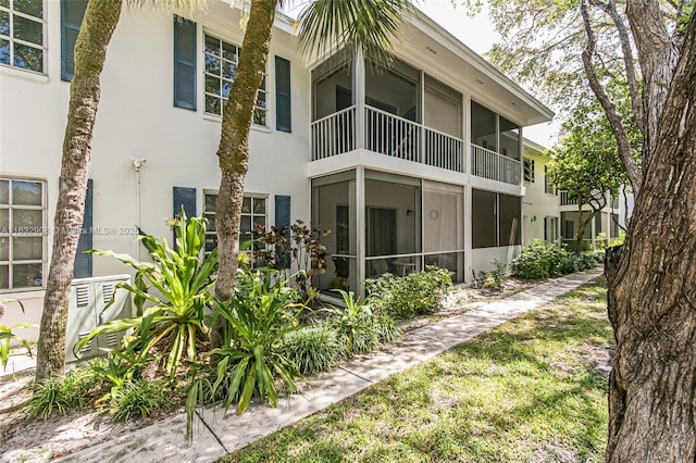 view of home's exterior