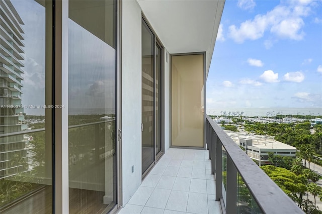 Listing photo 2 for 2655 S Bayshore Dr Unit 1007, Coconut Grove FL 33133